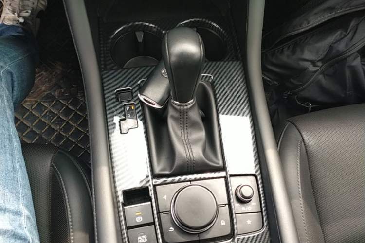Used Mazda 3 Axela 2020 2.0L Automatic Zhiya Edition Gear Lever