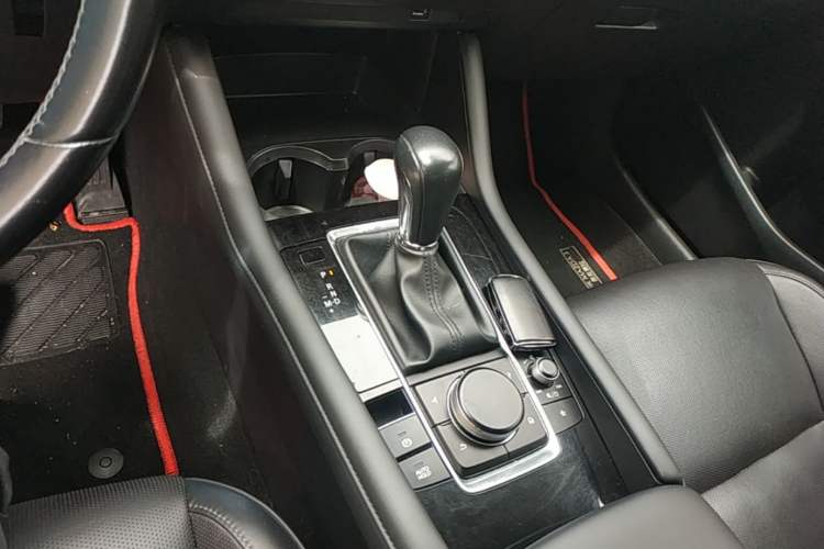 Used Mazda 3 Axela 2020 2.0L Automatic Zhiya Edition Gear Lever
