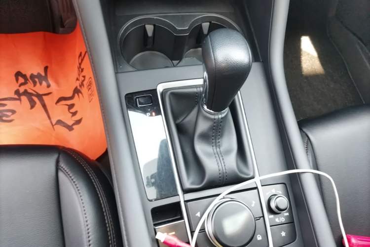 Used Mazda 3 Axela 2020 1.5L Automatic Zhiyue Sunroof Version Gear Lever