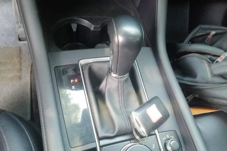 Used Mazda 3 Axela 2020 1.5L Automatic Luxury Version Gear Lever