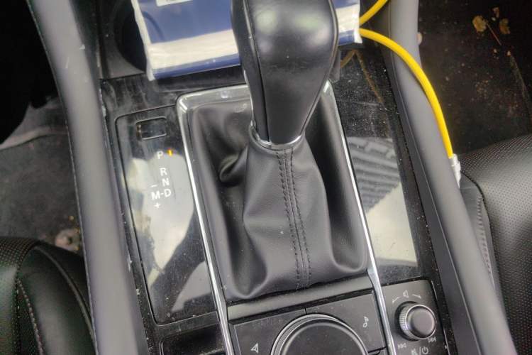 Used Mazda 3 Axela 2020 2.0L Automatic Zhiya Edition Gear Lever