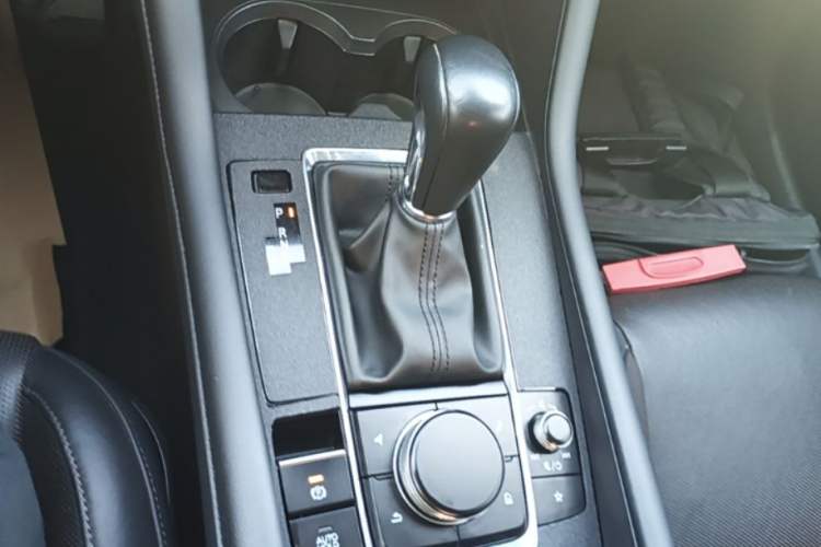 Used Mazda 3 Axela 2020 2.0L Automatic Zhiya Edition Gear Lever