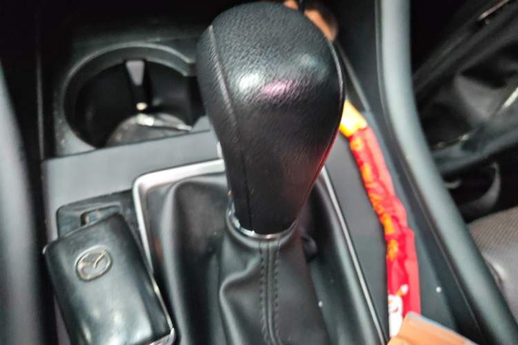 Used Mazda 3 Axela 2020 2.0L Automatic ZhiShang Edition Gear Lever