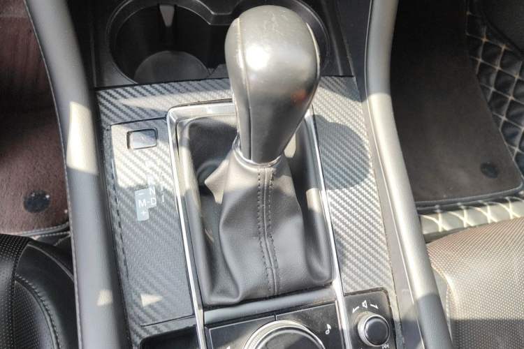Used Mazda 3 Axela 2020 2.0L Automatic Luxury Version Gear Lever