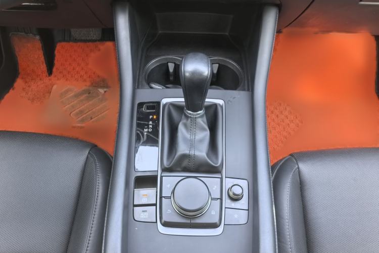 Used Mazda 3 Axela 2020 1.5L Automatic Luxury Version Gear Lever
