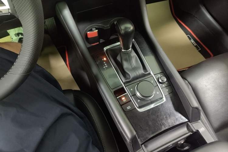 Used Mazda 3 Axela 2020 2.0L Automatic Zhiya Edition Gear Lever