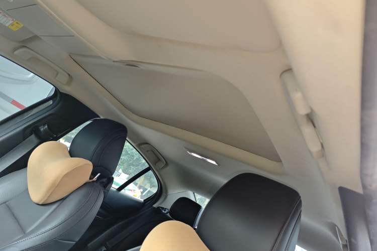 Used Mazda 3 Axela 2020 1.5L Automatic Luxury Version Headliner