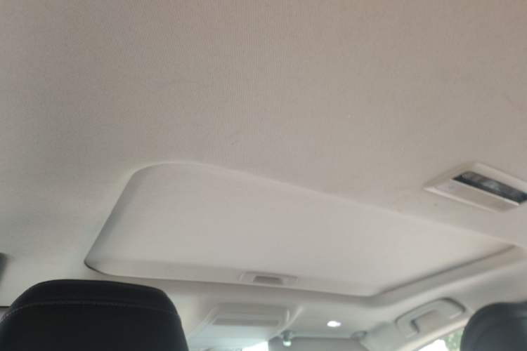 Used Mazda 3 Axela 2020 1.5L Automatic Luxury Version Headliner