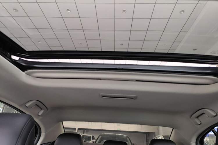 Used Mazda 3 Axela 2020 2.0L Automatic Luxury Version Headliner