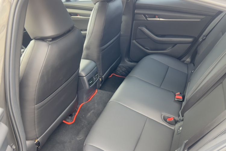 Used Mazda 3 Axela 2020 1.5L Automatic ZhiMei Edition Interior 3
