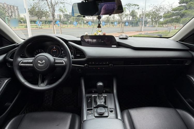Used Mazda 3 Axela 2020 1.5L Automatic ZhiMei Edition Interior 4
