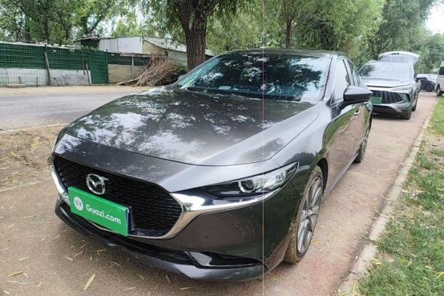 Ojetý Mazda 3 Axela 2020 2.0L Automatic Zhiya Edition