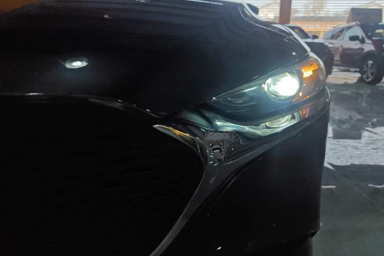 Used Mazda 3 Axela 2020 1.5L Automatic ZhiMei Edition Left Front Headlight