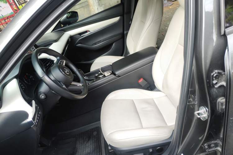 Used Mazda 3 Axela 2020 2.0L X Compression Ignition Prestige Version Left Front Seat