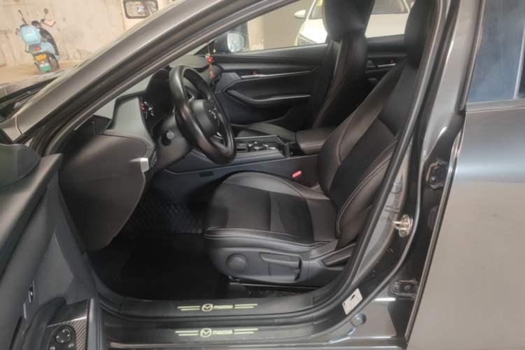 Used Mazda 3 Axela 2020 1.5L Automatic ZhiMei Edition Left Front Seat