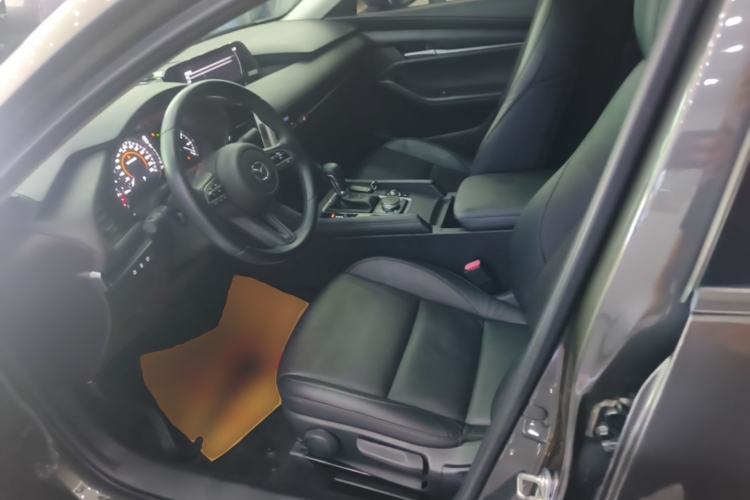 Used Mazda 3 Axela 2020 1.5L Automatic Luxury Version Left Front Seat