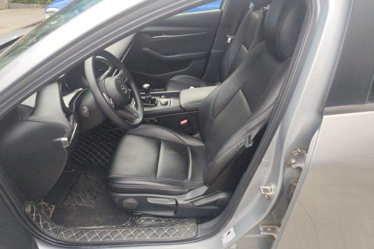 Used Mazda 3 Axela 2020 1.5L Manual ZhiMei Edition Left Front Seat