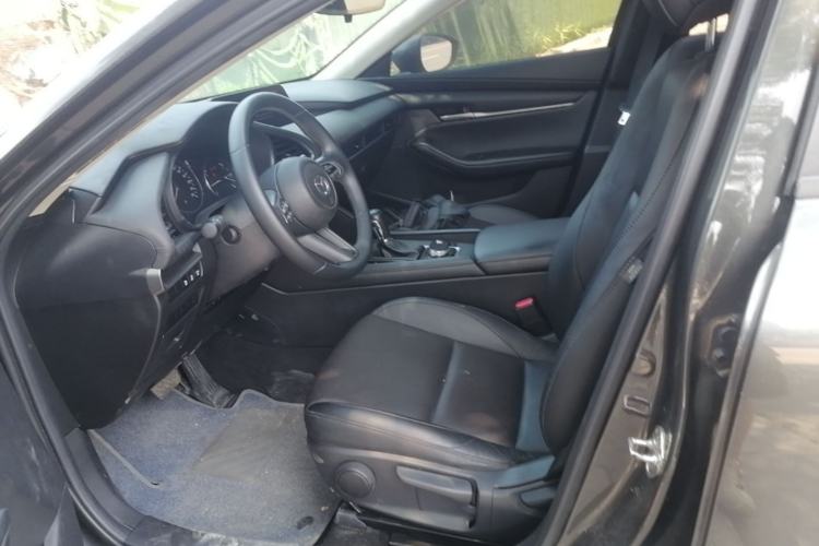 Used Mazda 3 Axela 2020 1.5L Automatic Luxury Version Left Front Seat