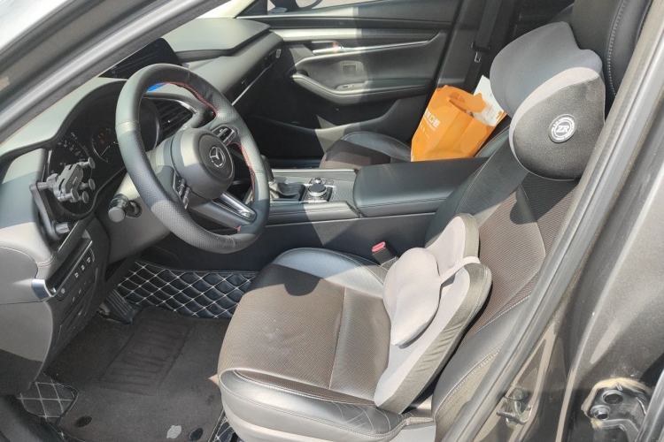 Used Mazda 3 Axela 2020 2.0L Automatic Luxury Version Left Front Seat