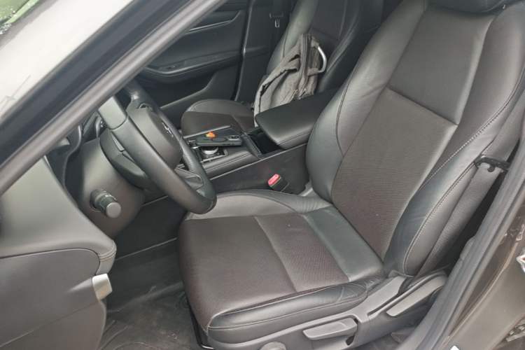 Used Mazda 3 Axela 2020 1.5L Automatic Luxury Version Left Front Seat