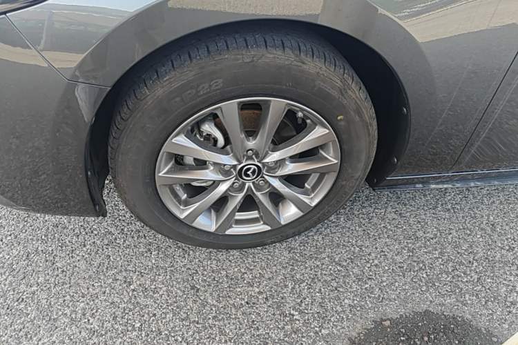 Used Mazda 3 Axela 2020 1.5L Automatic Luxury Version Left Front Wheel Hub