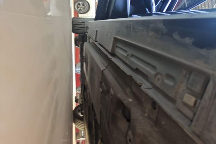 Used Mazda 3 Axela 2020 2.0L Automatic Zhiya Edition Left Side Sill