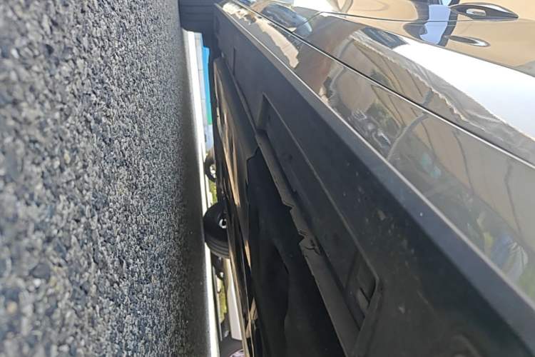 Used Mazda 3 Axela 2020 1.5L Automatic Luxury Version Left Side Sill