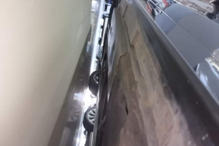 Used Mazda 3 Axela 2020 2.0L Automatic Zhiya Edition Left Side Sill