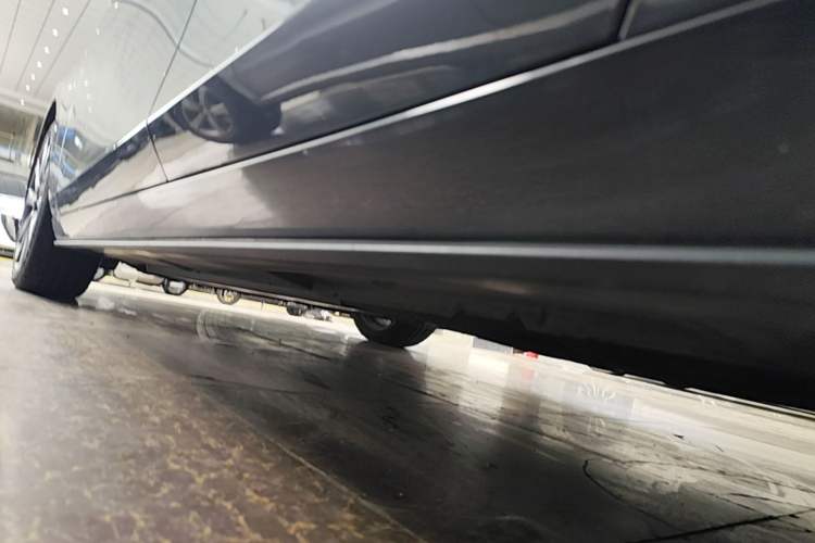 Used Mazda 3 Axela 2020 2.0L Automatic Luxury Version Left Side Sill