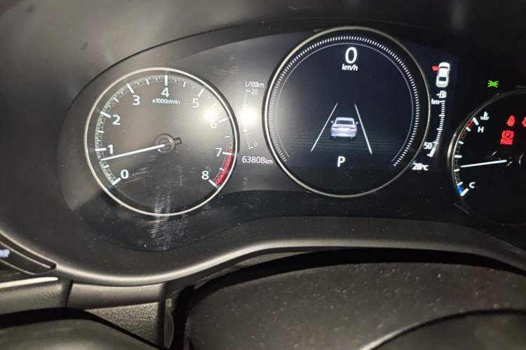 Used Mazda 3 Axela 2020 1.5L Automatic Luxury Version Odometer Close Up