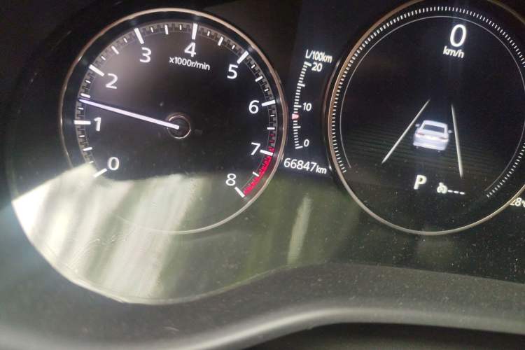 Used Mazda 3 Axela 2020 2.0L Automatic Zhiya Edition Odometer Close Up