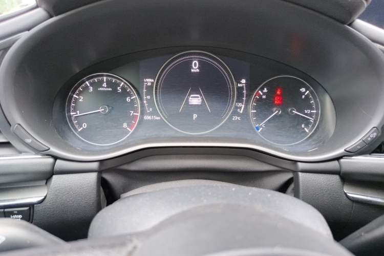 Used Mazda 3 Axela 2020 2.0L Automatic Zhiya Edition Odometer Close Up