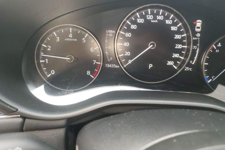 Used Mazda 3 Axela 2020 2.0L Automatic Zhiya Edition Odometer Close Up