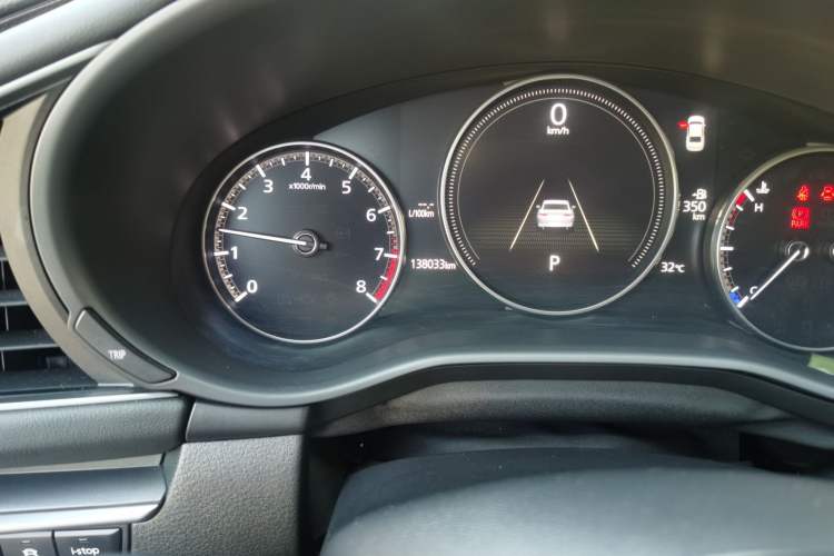 Used Mazda 3 Axela 2020 1.5L Automatic ZhiMei Edition Odometer Close Up