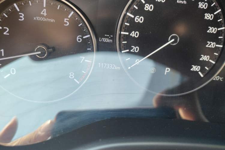 Used Mazda 3 Axela 2020 2.0L Automatic Luxury Version Odometer Close Up