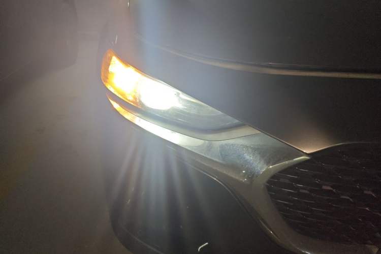 Used Mazda 3 Axela 2020 2.0L Automatic Zhiya Edition Right Front Headlight