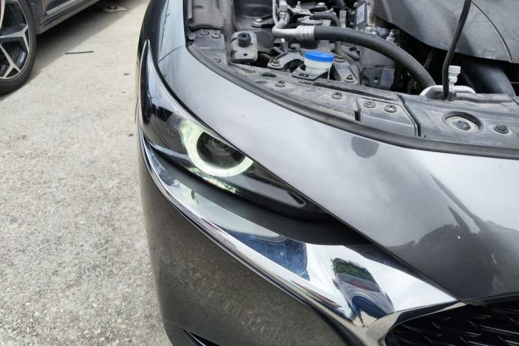 Used Mazda 3 Axela 2020 2.0L Automatic Zhiya Edition Right Front Headlight