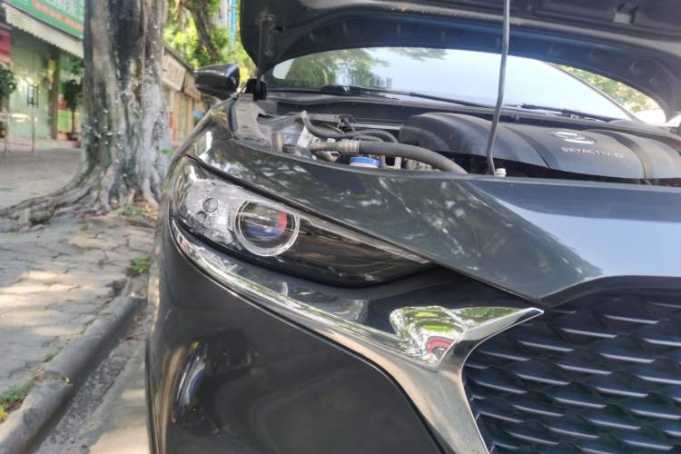Used Mazda 3 Axela 2020 1.5L Automatic ZhiMei Edition Right Front Headlight