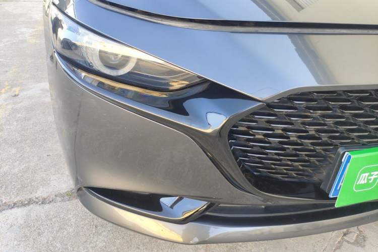 Used Mazda 3 Axela 2020 2.0L Automatic Zhiya Edition Right Front Headlight