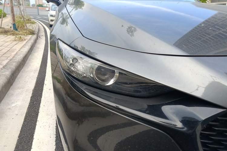 Used Mazda 3 Axela 2020 2.0L Automatic Zhiya Edition Right Front Headlight