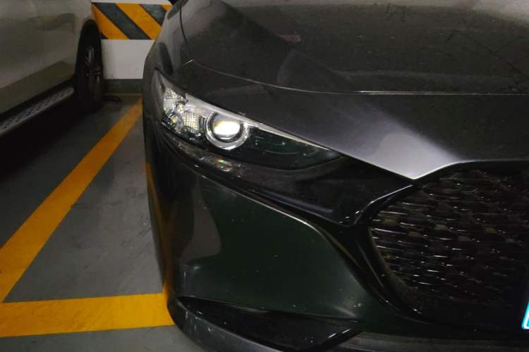 Used Mazda 3 Axela 2020 2.0L Automatic Zhiya Edition Right Front Headlight