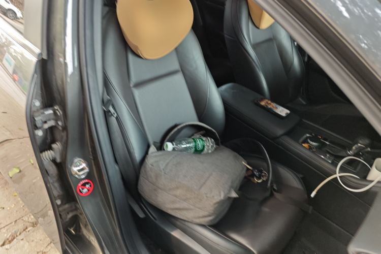 Used Mazda 3 Axela 2020 1.5L Automatic Luxury Version Right Front Seat