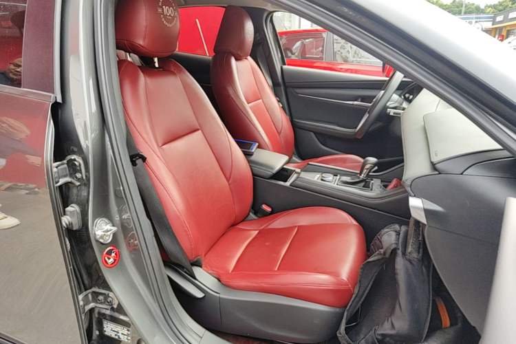 Used Mazda 3 Axela 2020 1.5L Automatic ZhiMei Edition Right Front Seat
