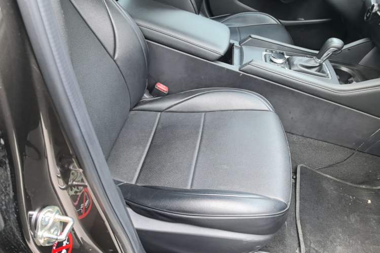 Used Mazda 3 Axela 2020 1.5L Automatic ZhiMei Edition Right Front Seat