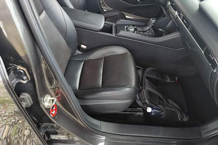 Used Mazda 3 Axela 2020 2.0L Automatic Zhiya Edition Right Front Seat