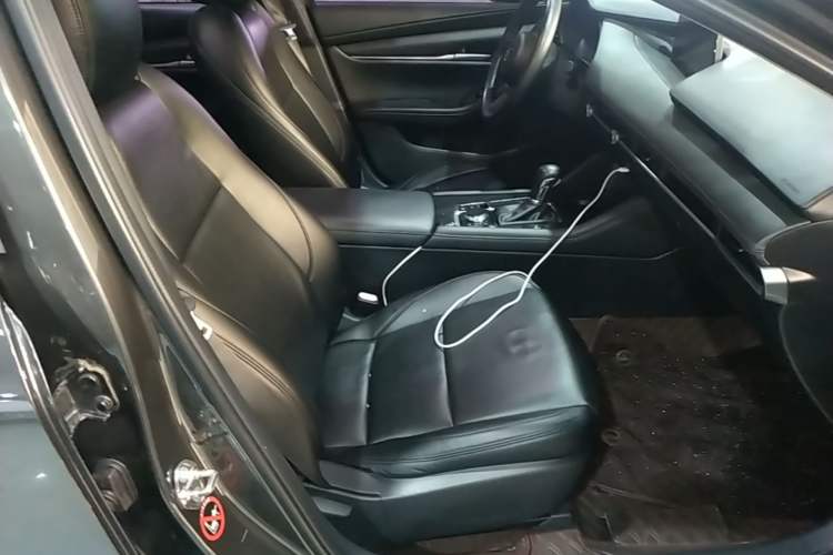 Used Mazda 3 Axela 2020 1.5L Automatic ZhiMei Edition Right Front Seat