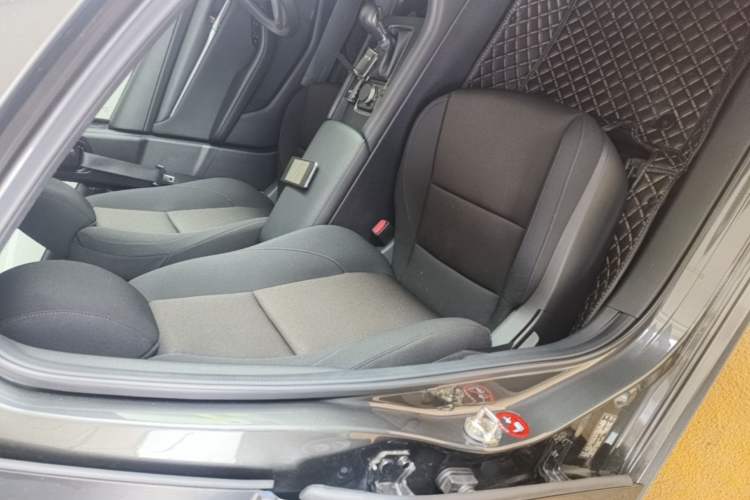 Used Mazda 3 Axela 2020 1.5L Automatic ZhiMei Edition Right Front Seat