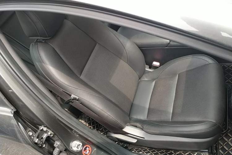 Used Mazda 3 Axela 2020 2.0L Automatic Zhiya Edition Right Front Seat