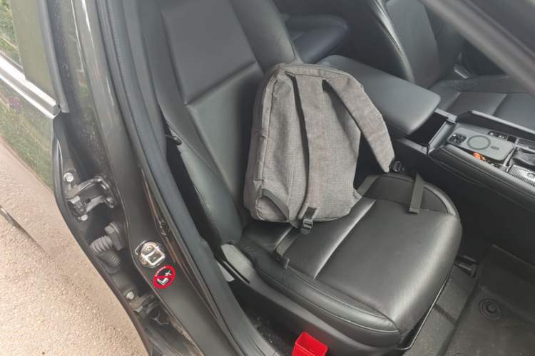 Used Mazda 3 Axela 2020 1.5L Automatic Luxury Version Right Front Seat