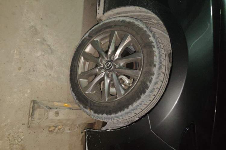Used Mazda 3 Axela 2020 1.5L Automatic Luxury Version Right Front Wheel Hub